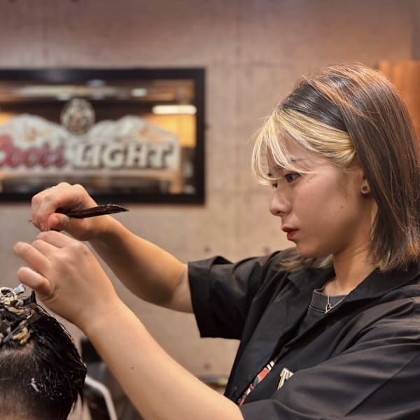 BARBER THE BLOODS 姫路【バーバーザブラッズヒメジ】のスタッフ紹介。東 亜柚