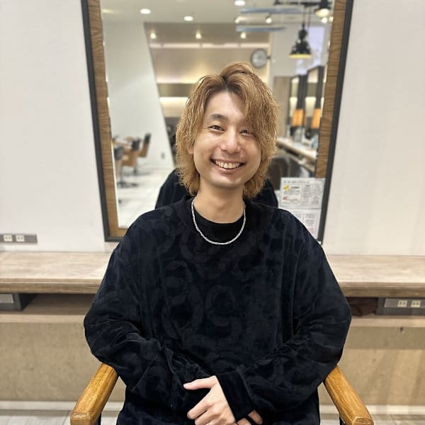 EARTH/A アクロスプラザ与次郎店【アース オーセンティック アクロスプラザヨジロウテン】のスタッフ紹介。柳田 和明