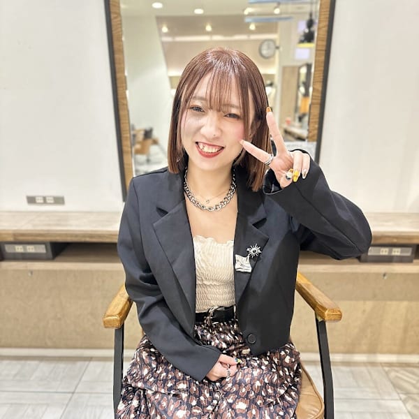 EARTH/A アクロスプラザ与次郎店【アース オーセンティック アクロスプラザヨジロウテン】のスタッフ紹介。島崎千夏