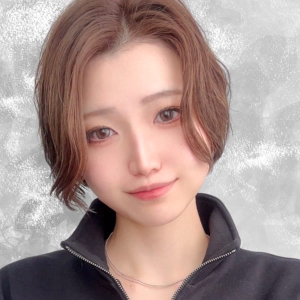 メンズ眉毛サロン ADDICT 名古屋栄店【メンズマユゲサロン アディクト ナゴヤサカエテン】のスタッフ紹介。アユミ