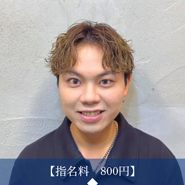 clomus 梅田茶屋町店【クロムスウメダチャヤマチテン】のスタッフ紹介。磯田 流雅