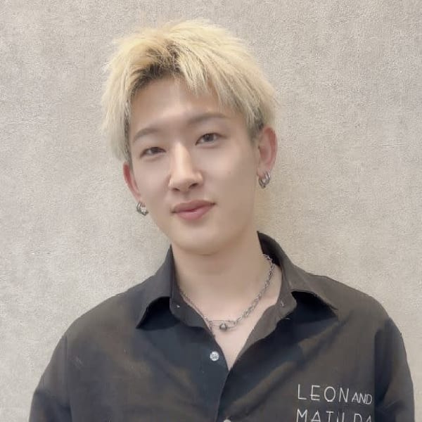 Men’s salon Zina 天神 ［メンズカット/眉毛/韓国/パーマ］【メンズサロンジーナ】【メンズサロン　ジーナ　テンジン　メンズカット　マユゲ　カンコク　パーマ　メンズサロン　ジーナ】のスタッフ紹介。鐘ヶ江 航青