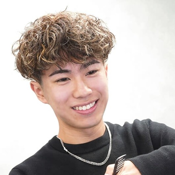 men's salon L-MARK 四条烏丸【メンズサロンエルマーク シジョウカラスマ】【メンズサロンエルマーク シジョウカラスマ】のスタッフ紹介。中橋 佑太