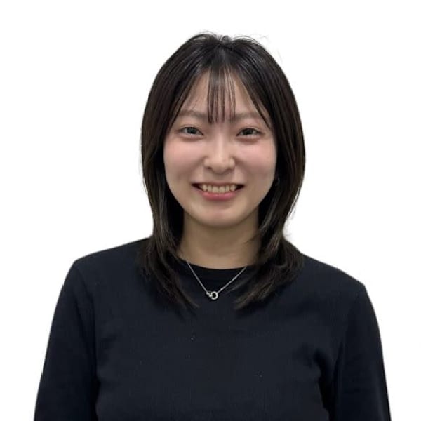 アイブロウサロン i'm 渋谷宮益坂店【眉毛専門店】【アイブロウサロン アイム シブヤミヤマスザカテン】のスタッフ紹介。ヒナ 