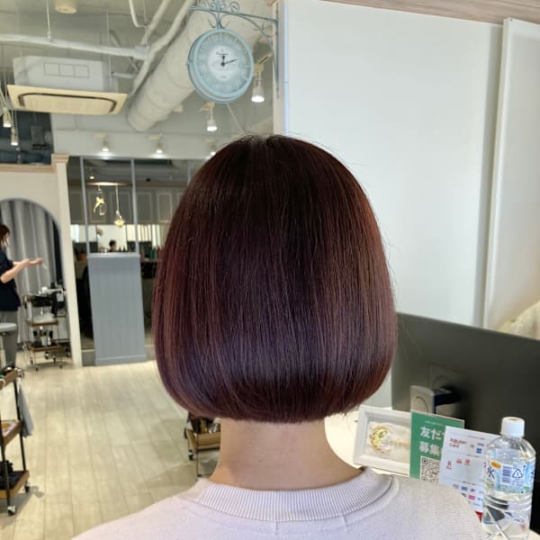 アゴ下ボブワインレッド秋冬カラーおすすめスタイル|CHAINON 赤羽店