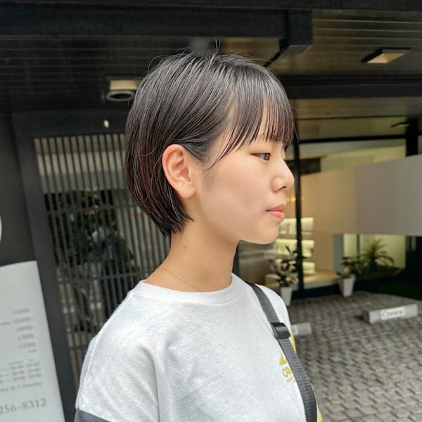 すっきりフォルムの耳かけショート|Creww KYOTO【クルー キョウト】