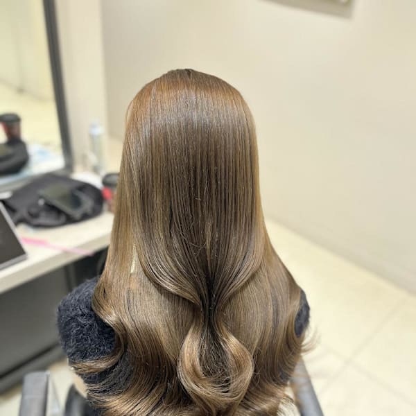 Mako ヘーゼルベージュ 透明感カラー ブリーチなし 銀座|Euphoria 銀座本店 Smart Salon【ユーフォリア】