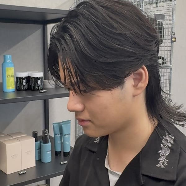 “ロングセンターパート × ソフトウルフ”で色気UP