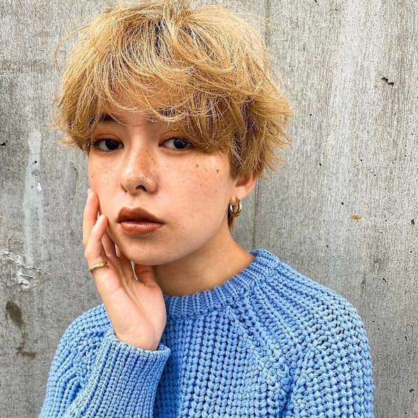 面長解消《20代30代》流せる前髪/くびれショート