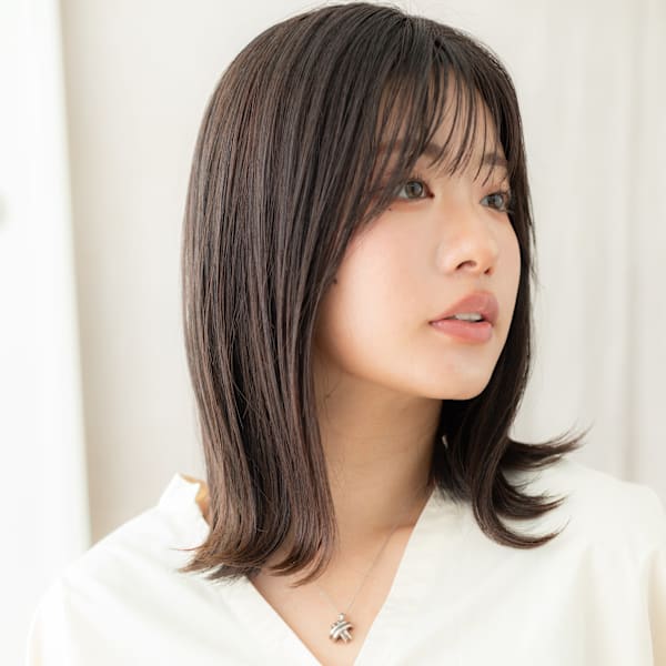 チャコールグレーくびれミディアム小顔マレットヘア30代40代