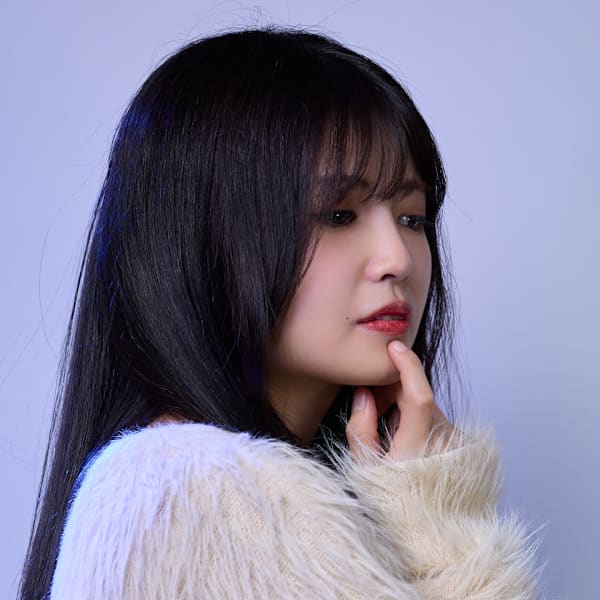 LuminaVeil｜冬のトレンド×透明感×大人可愛い|UNE ATTACHE