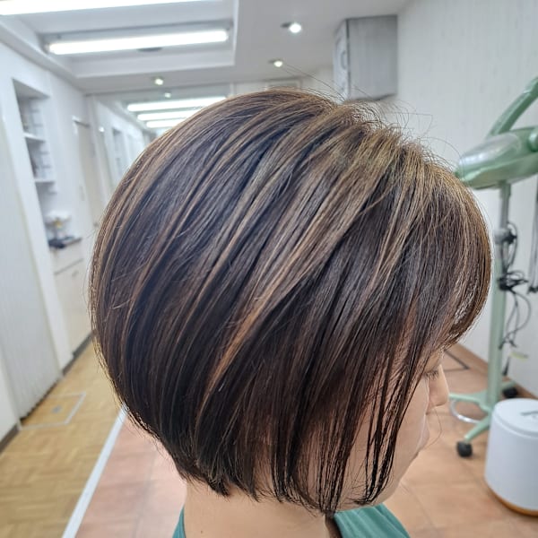 白髪ぼかしポイントブリーチ！|Amity