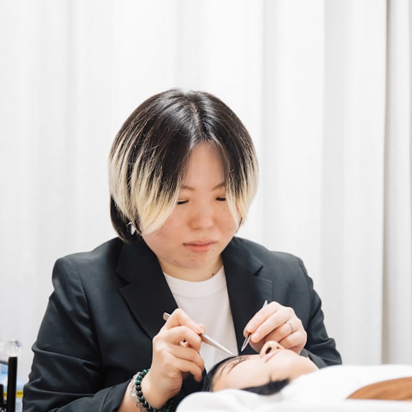 Eyelash Session【アイラッシュ セッション】【アイラッシュセッション】のスタッフ紹介。リカ