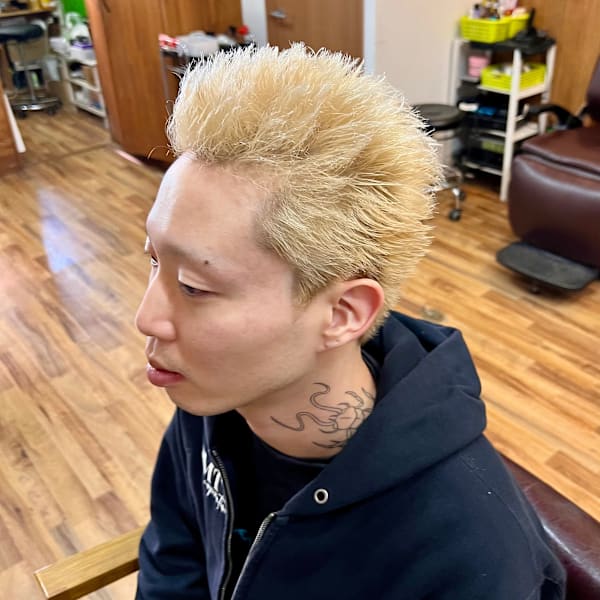 ブロンドスパイキーショート