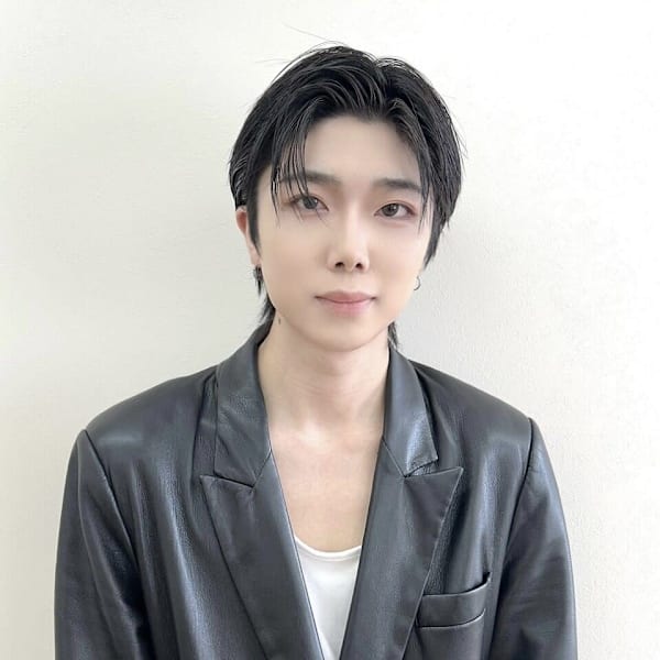 髪質改善×縮毛矯正 フォルテ 牧之原パームス店【カミシツカイゼン シュクモウキョウセイ フォルテ マキノハラパームステン】のスタッフ紹介。ハイトーン　富永 一輝　