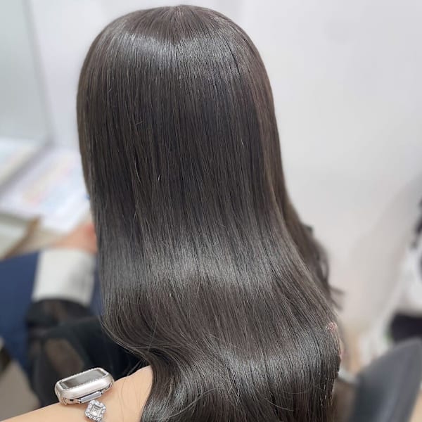 オリーブグレージュ