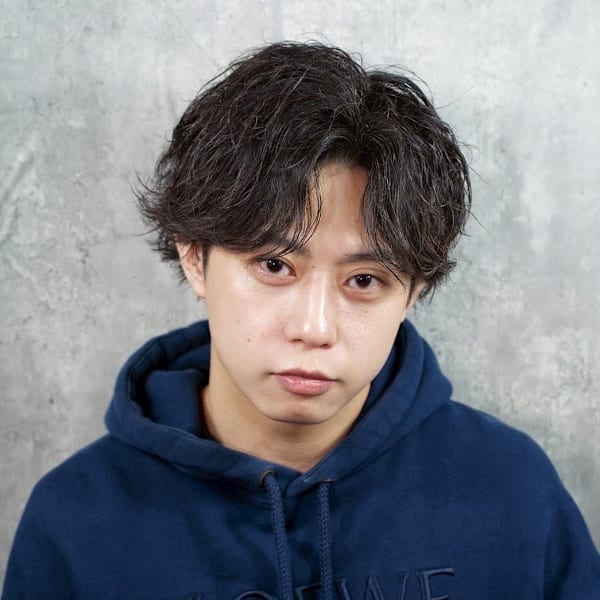 ツイストスパイラル/センターパート〈理容室〉