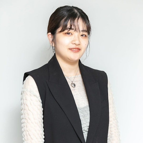 nalu新宿【ナル】髪質改善/縮毛矯正/カラー/トリートメント/スパ【ナル シンジュク】のスタッフ紹介。大竹 瑠華 【新宿】