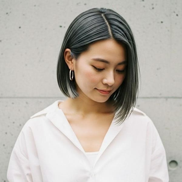 全頭ブリーチ/グレーブラウン/内巻きモテボブ/ナチュラルボブ