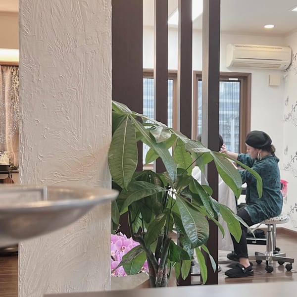 jun beauty salon【ジュン ビューティー サロン】のスタッフ紹介。照屋淳子