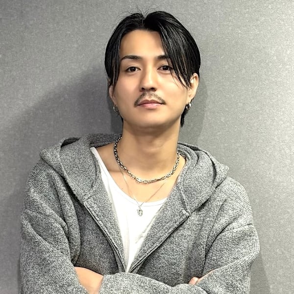 est-r.Fukuoka【福岡博多店】【エストアールフクオカ フクオカハカタテン】のスタッフ紹介。Kengo