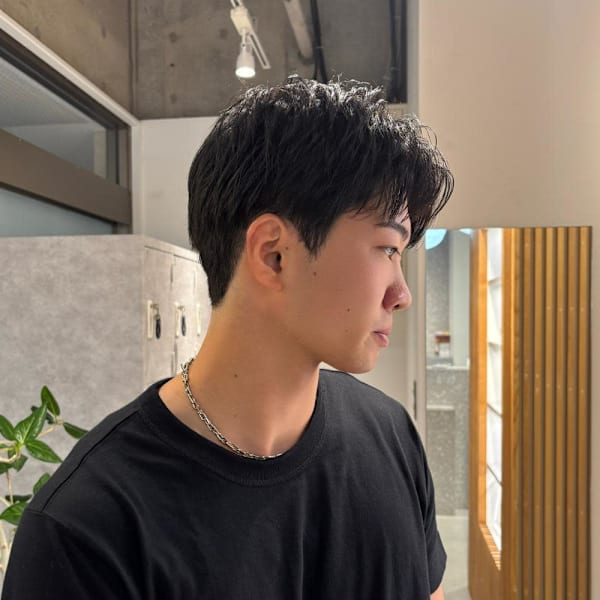 takumi/ダウンパーマ/センターパート/メンズカット|MOON by KENJE