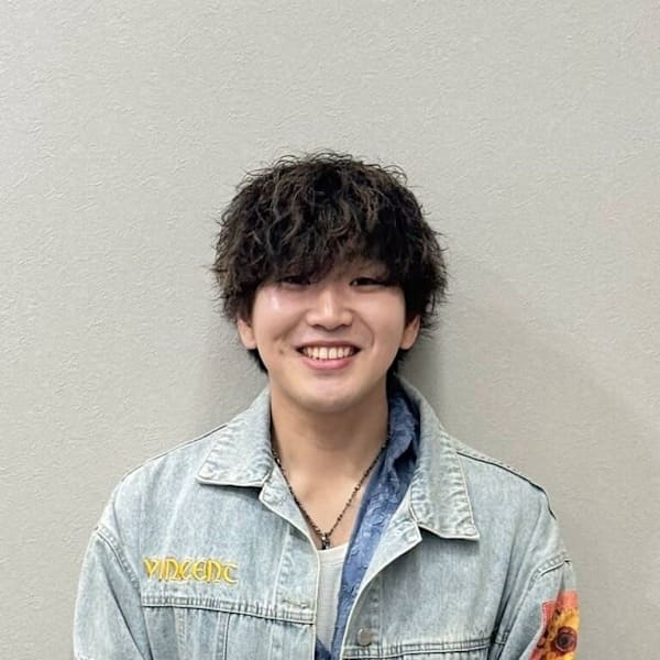 個室サロンZayn.salon (ゼイン) 髪質改善 /ダブルカラー 札幌大通【コシツサロンゼイン サロン ゼイン カミシツカイゼン ダブルカラー サッポロオオドオリ】のスタッフ紹介。境 威人