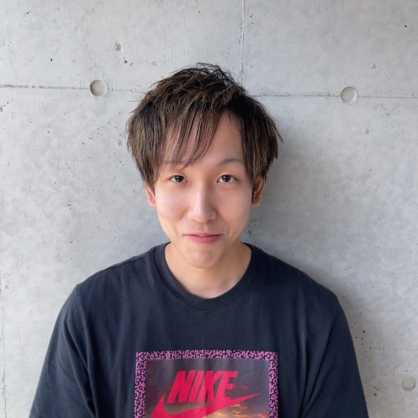 髪質改善 博多 祇園 美容室 im【イム】のスタッフ紹介。津崎 友哉