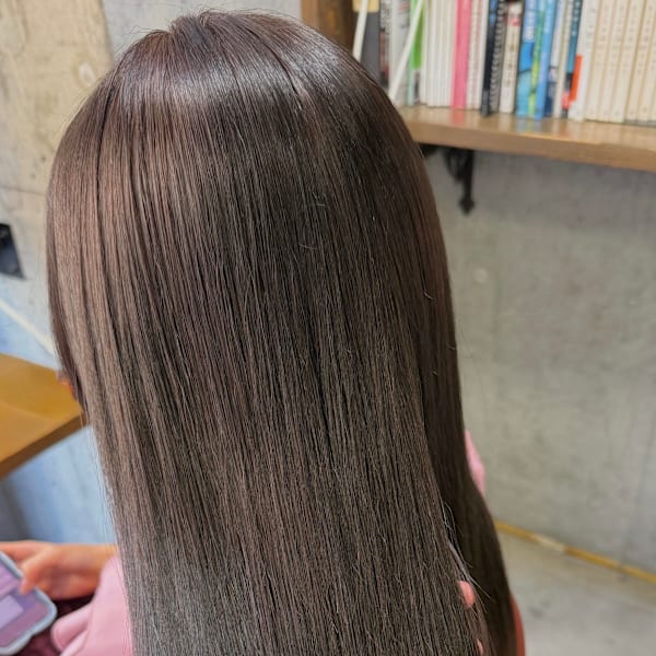 ロングスタイル×グレージュカラー