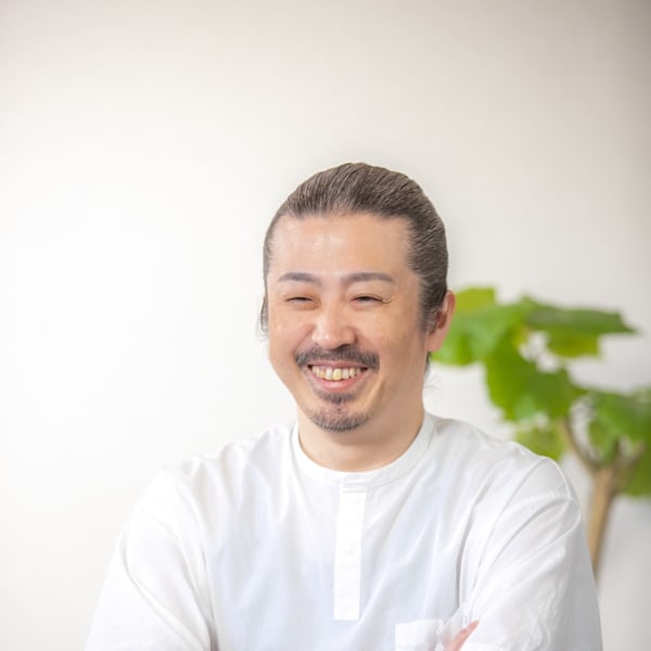 hair NAVONA 大浦店【ヘア ナヴォーナ】【ヘア ナヴォーナ オオウラテン】のスタッフ紹介。殿畑 淳一