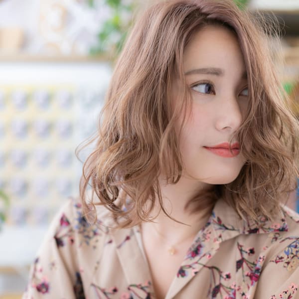 外国人風マロンベージュ大人美人こなれボブ　プードルボブ