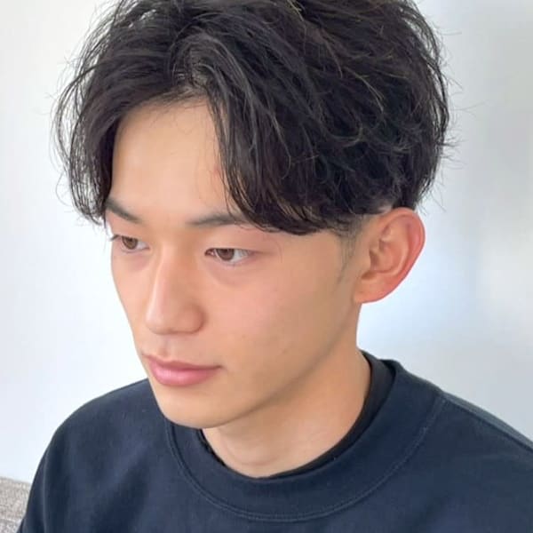 ニュアンスパーマ センターパート ツーブロック ミニマッシュ