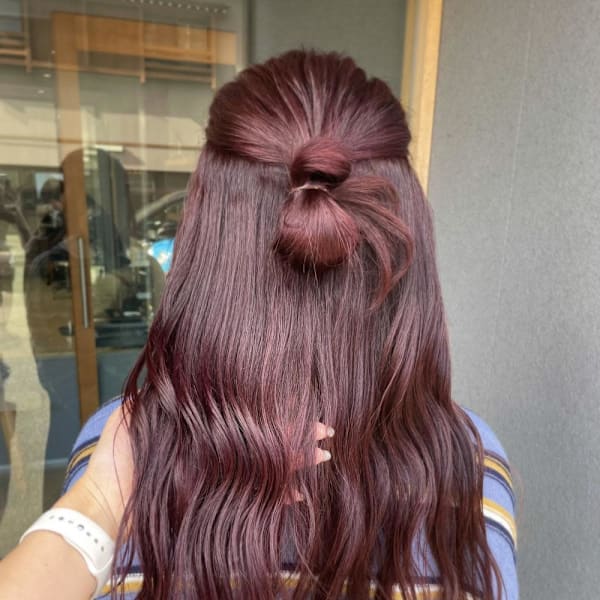 Cherry redにヘアアレンジ。