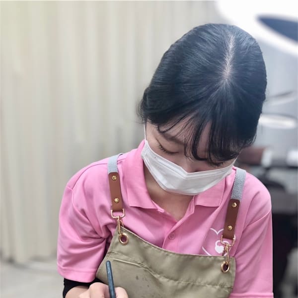 はあとねいる豊中店【ハアトネイル トヨナカテン】のスタッフ紹介。キラリ