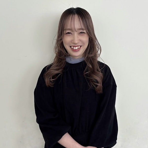 Weve Rista 富里店【ウィーブリスタトミサトテン】のスタッフ紹介。岩舘彩乃 /ヘアケア