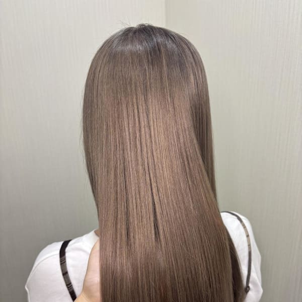 シルバーベージュカラー