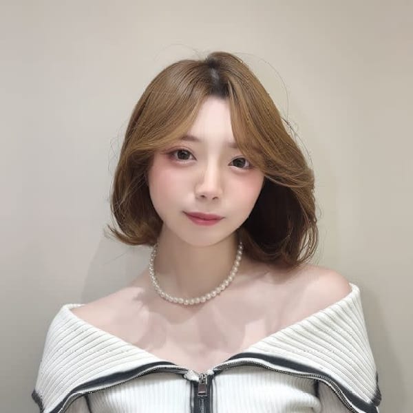 女性スタイリスト専門サロンZina高田馬場 髪質改善&トリートメント【ジョセイスタイリストセンモンサロン ジーナ タカダノババ】のスタッフ紹介。AINA 