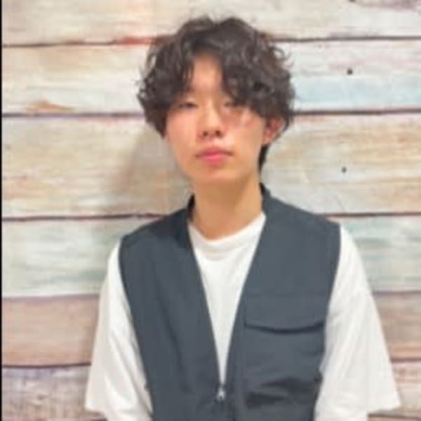 GOODNEIGHBORS　馬橋店【グッドネイバーズ　マバシテン】のスタッフ紹介。酒井　隼