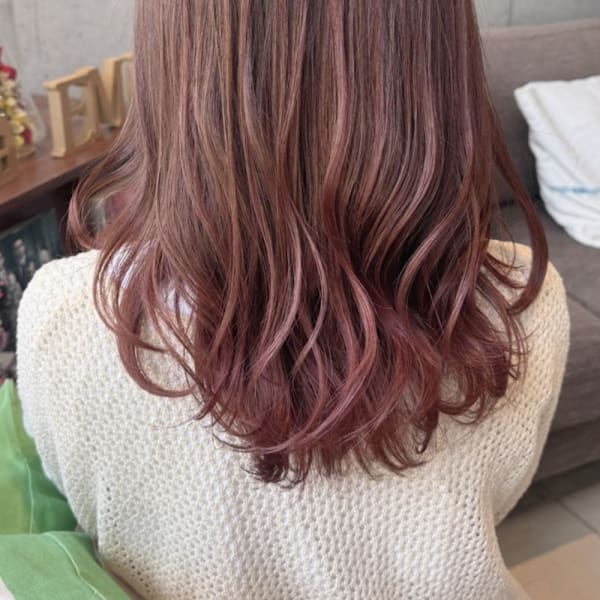 さりげなく垢抜ける裾カラー|EMU international 春日部本店