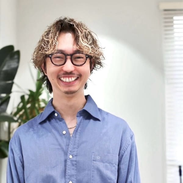 ＆ Graph.【アンドグラフ】のスタッフ紹介。澤崎 大志