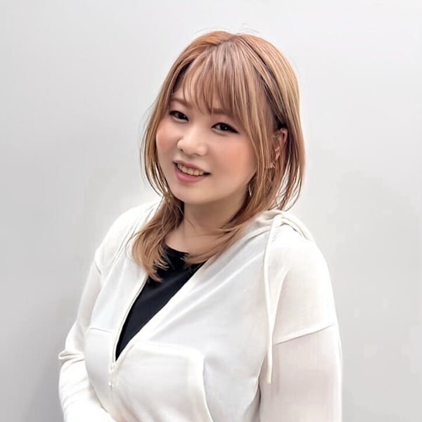 enne 新宿【エンネ シンジュク】のスタッフ紹介。MAI 【新宿】