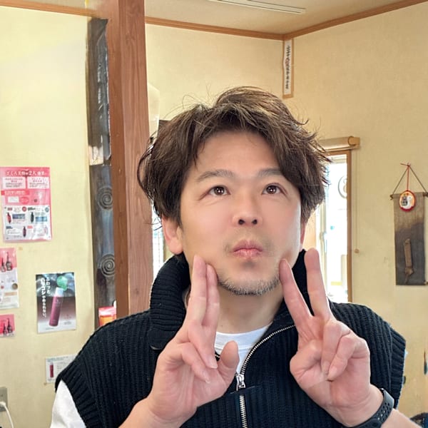 hairともみつ【ヘアートモミツ】のスタッフ紹介。鞆光 秀史