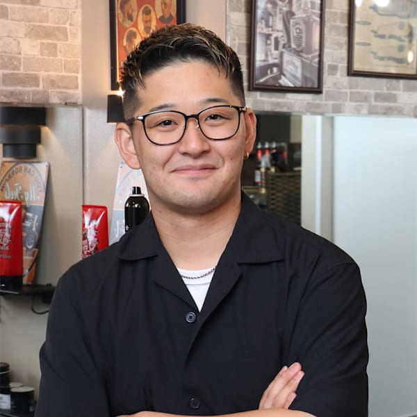 ヘアーサロンラムール【ヘアーサロンラムール】のスタッフ紹介。トモエ