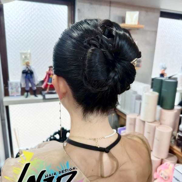 【ヘアセット】クラシックを裏切る、ノット・ロウシニヨン|LAGUZ 茅ヶ崎 髪質改善 ヘアアレンジ