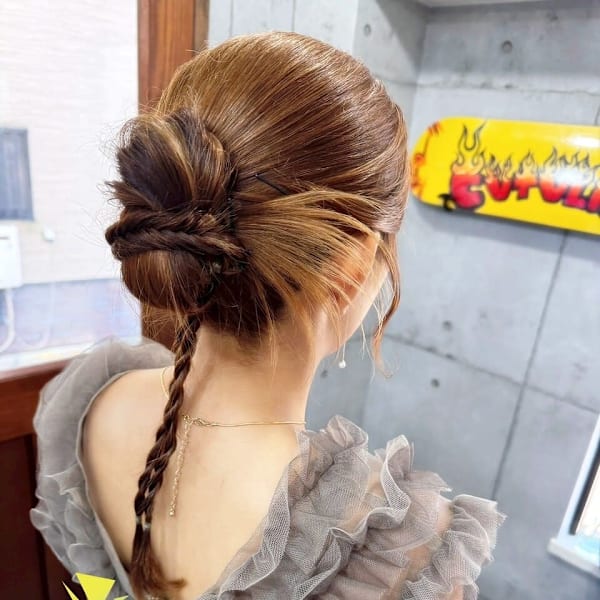【ヘアセット】ドレープシニヨン×トレイルブレイド|LAGUZ 茅ヶ崎 髪質改善 ヘアアレンジ