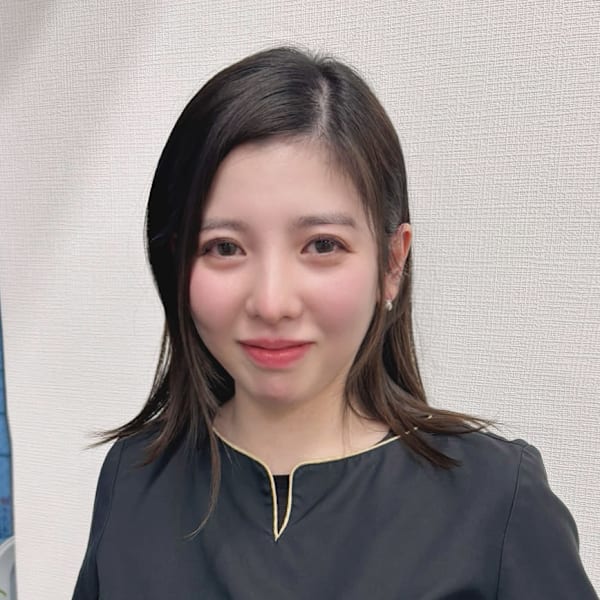 MOLREVE【モルレーヴ】ボリュームラッシュ/フラットラッシュ/Lカール取扱店【モルレーヴ ボリュームラッシュ フラットラッシュ エルカール】のスタッフ紹介。マユミ