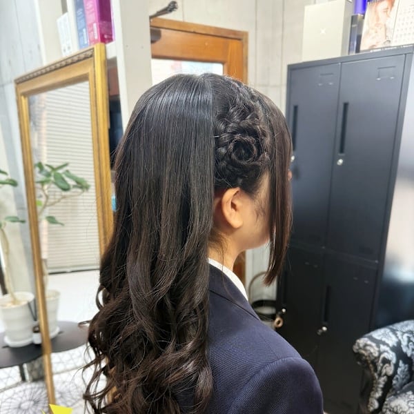 【ヘアセット】サイド編み込み × ゆる巻きロング|LAGUZ 茅ヶ崎 髪質改善 ヘアアレンジ