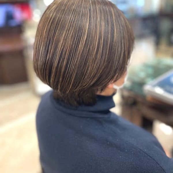 ハイライトのショートボブ
