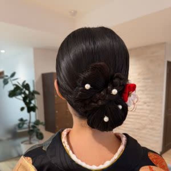 ツヤっと品のある和装ヘアアレンジ