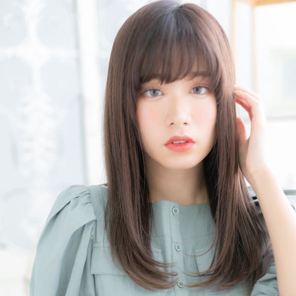 モノトーングレージュ大人かわいい小顔ロング　リタッチカラー